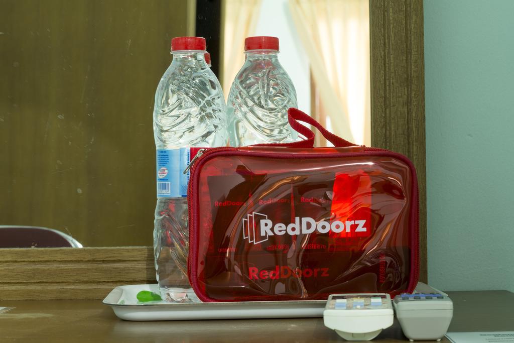 Reddoorz @ Pulomas Hotel Jakarta Ngoại thất bức ảnh
