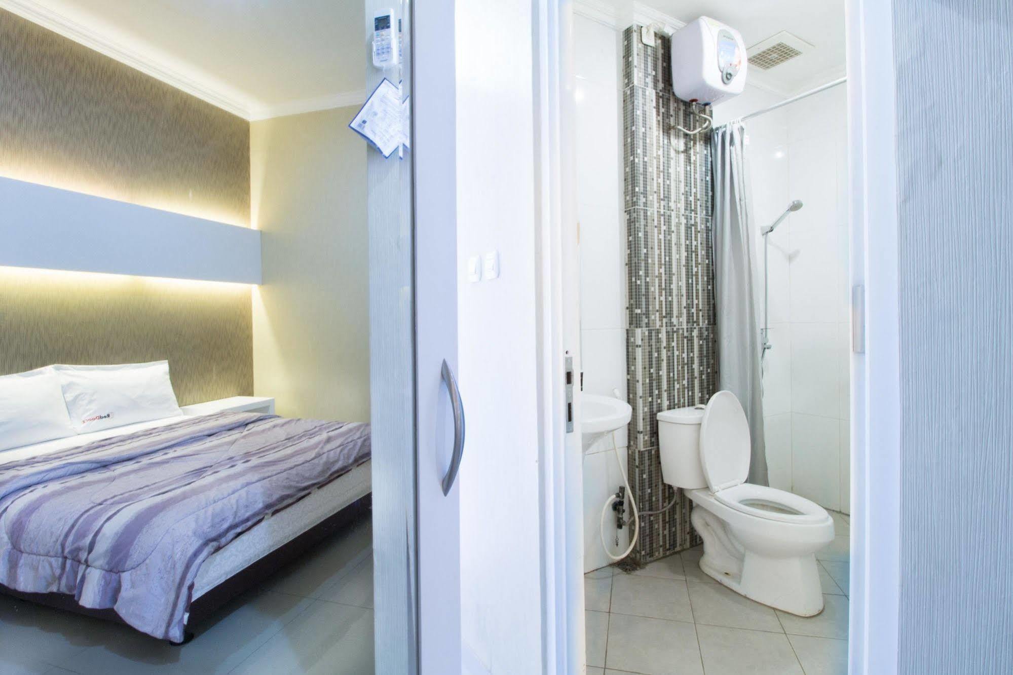 Reddoorz @ Pulomas Hotel Jakarta Ngoại thất bức ảnh