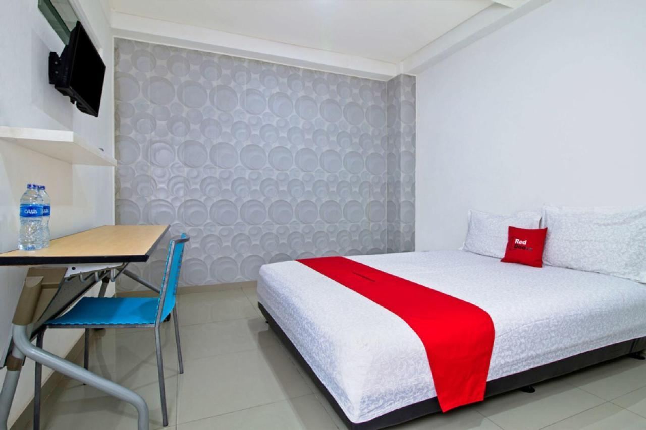 Reddoorz @ Pulomas Hotel Jakarta Ngoại thất bức ảnh